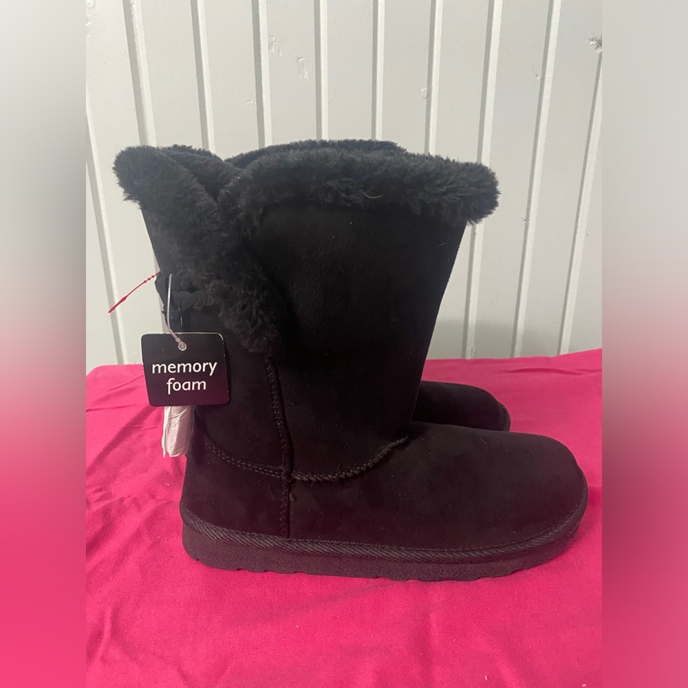 Arizona size 6 Black Memory Foam Boots new with tags